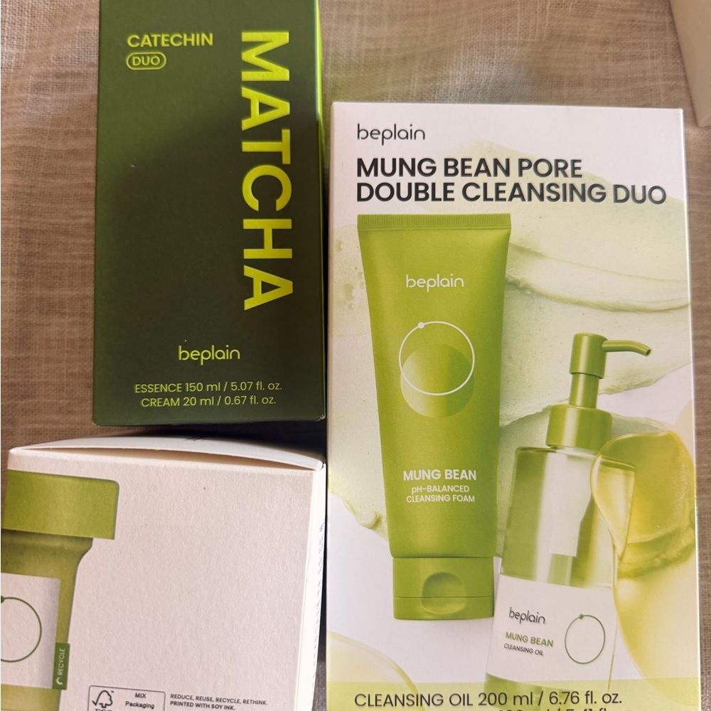 Green Skincare Box Set - Bright Green Packaging